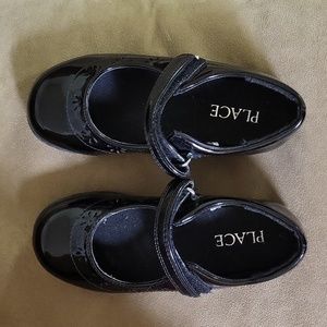 Children's Place toddler shoes size 11